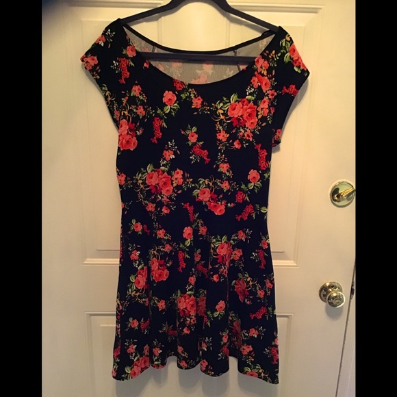 Zenobia floral dress L - Picture 1 of 3